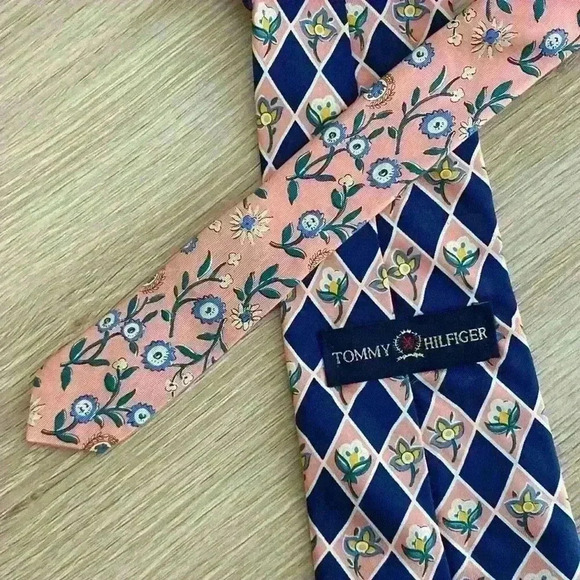 Tommy Hilfiger Tie - Picture 5 of 5